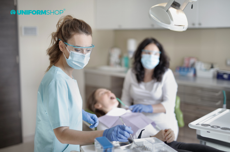 Jaké jsou požadavky na zubního asistenta?