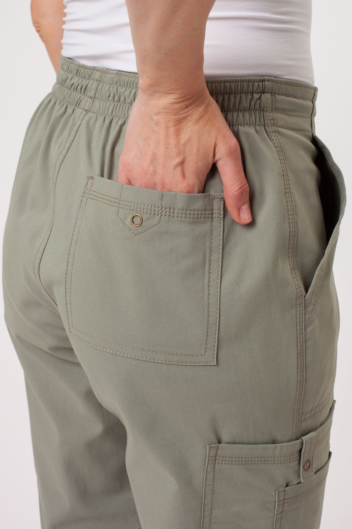 Dámská lékařská souprava Dickies Forge V-neck pastelově olivková-11