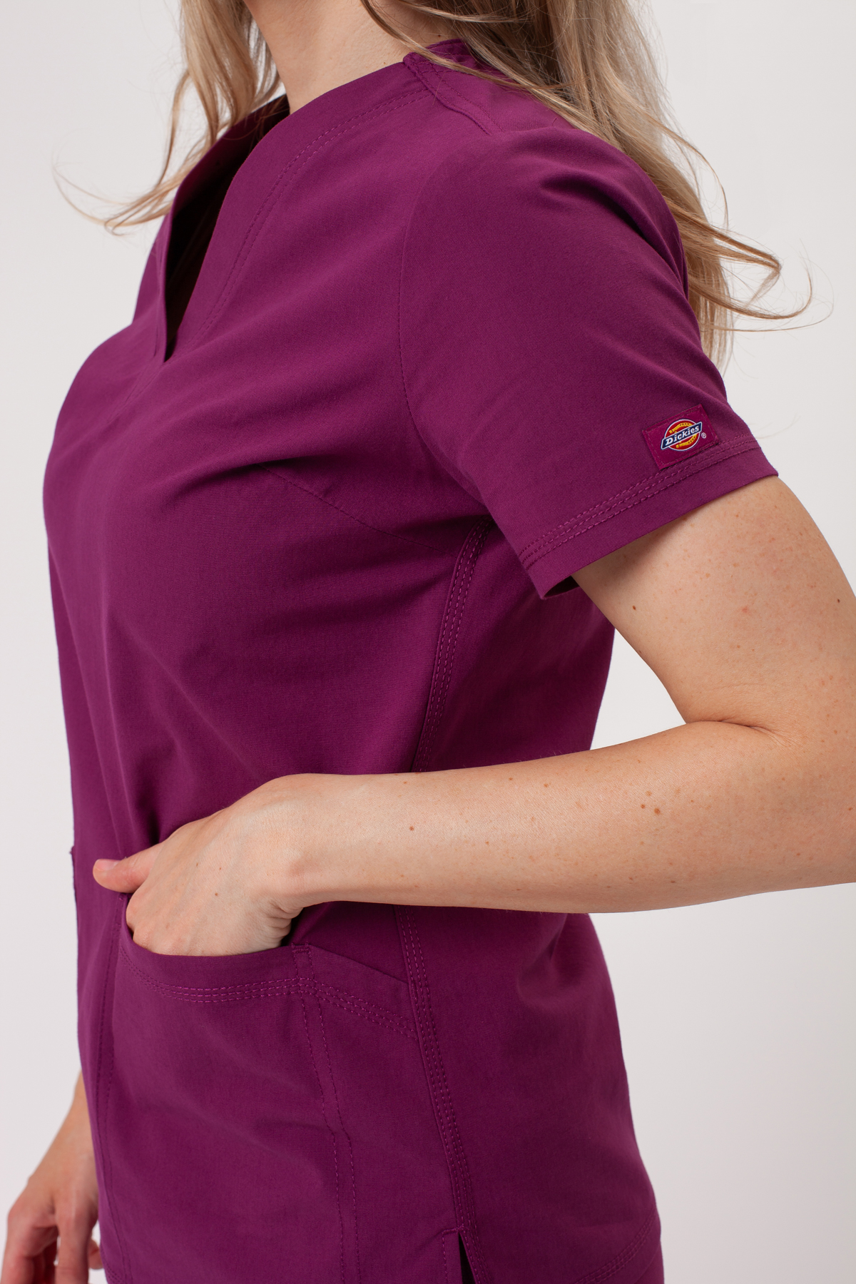 Dámská lékařská souprava Dickies Forge V-neck třešňová-7
