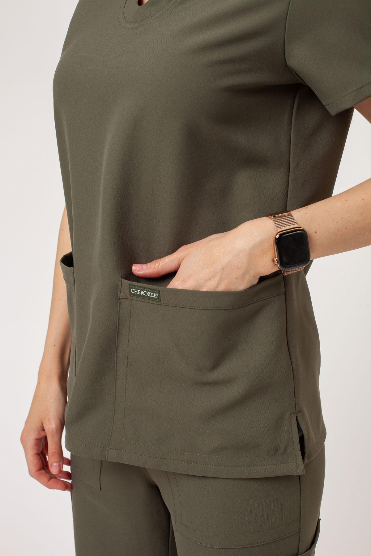 Dámská lékařská halena Cherokee Ultra V-neck Top olivková-3