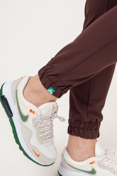 Dámské lékařské kalhoty Sunrise Uniforms Premium Chill jogger hnědé-5